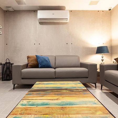Charming,Comfortable And Centrally Located Group Accomodation Gzira Zewnętrze zdjęcie
