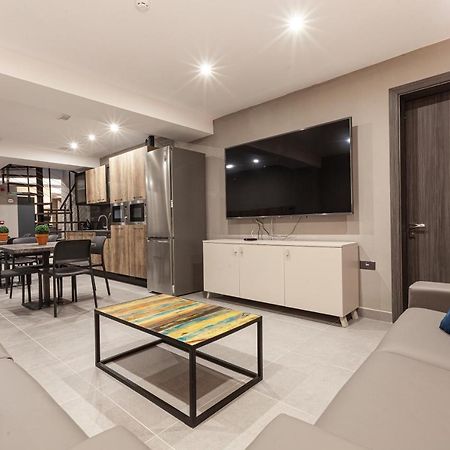 Charming,Comfortable And Centrally Located Group Accomodation Gzira Zewnętrze zdjęcie
