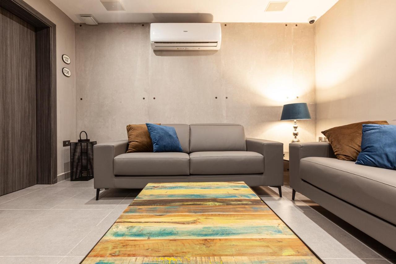 Charming,Comfortable And Centrally Located Group Accomodation Gzira Zewnętrze zdjęcie